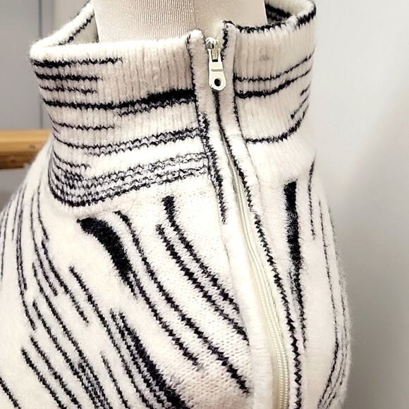 T by Talbots Turtleneck Black and White Sweater Zip Shoulder/Neck Women's Sz S - Picture 6 of 11